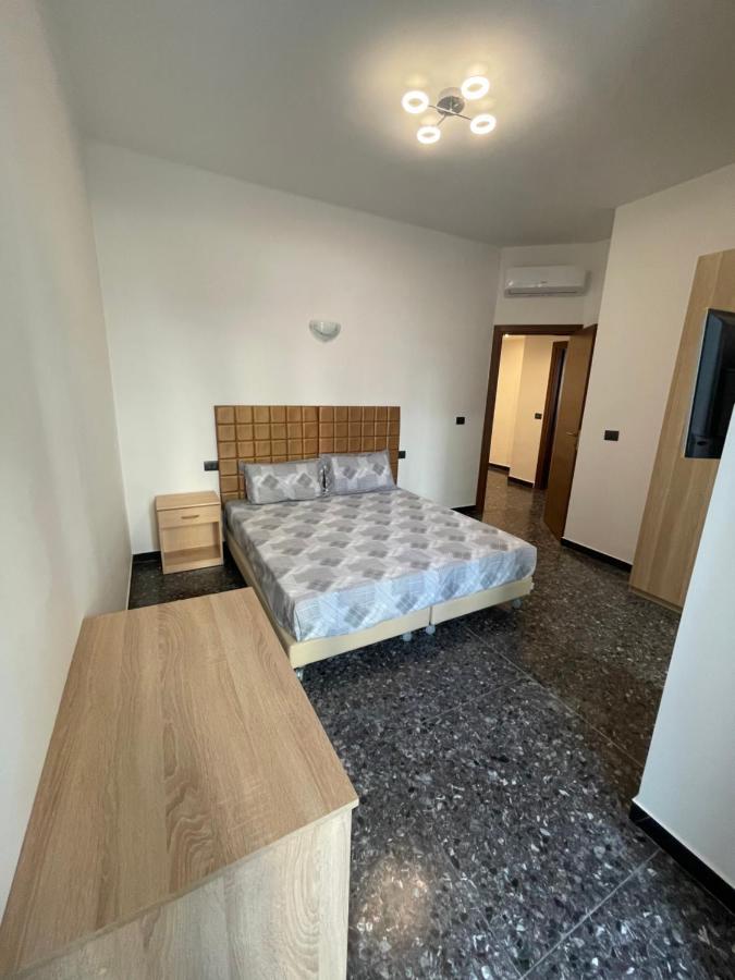 Due Passi Dal Mare Hotel Savona Ngoại thất bức ảnh