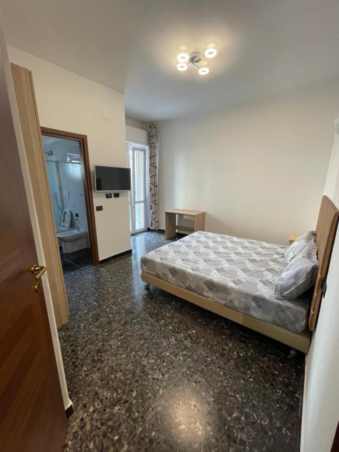 Due Passi Dal Mare Hotel Savona Ngoại thất bức ảnh