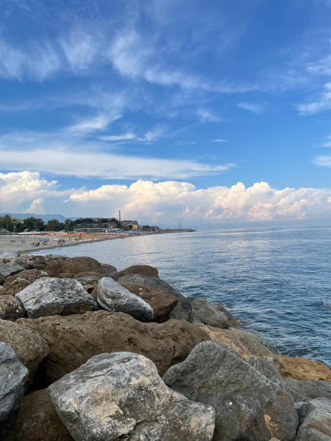 Due Passi Dal Mare Hotel Savona Ngoại thất bức ảnh